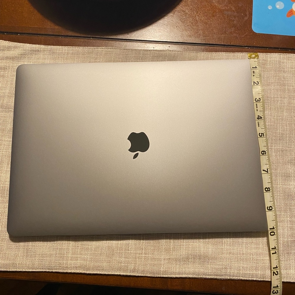 Apple Mac Book Pro 16 (2021)